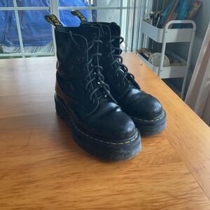 Dr. Marten Jadon platform boots